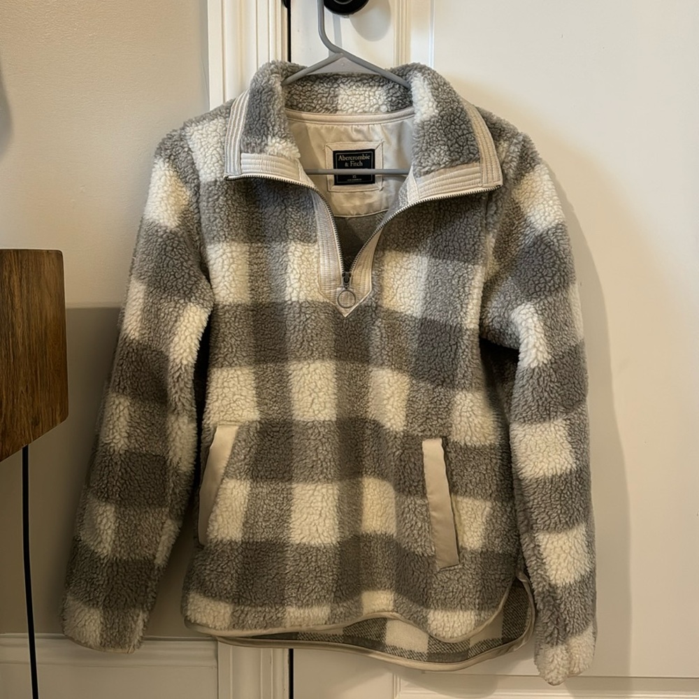 Abercrombie & Fitch Sherpa pullover fleece. Women’s XS.